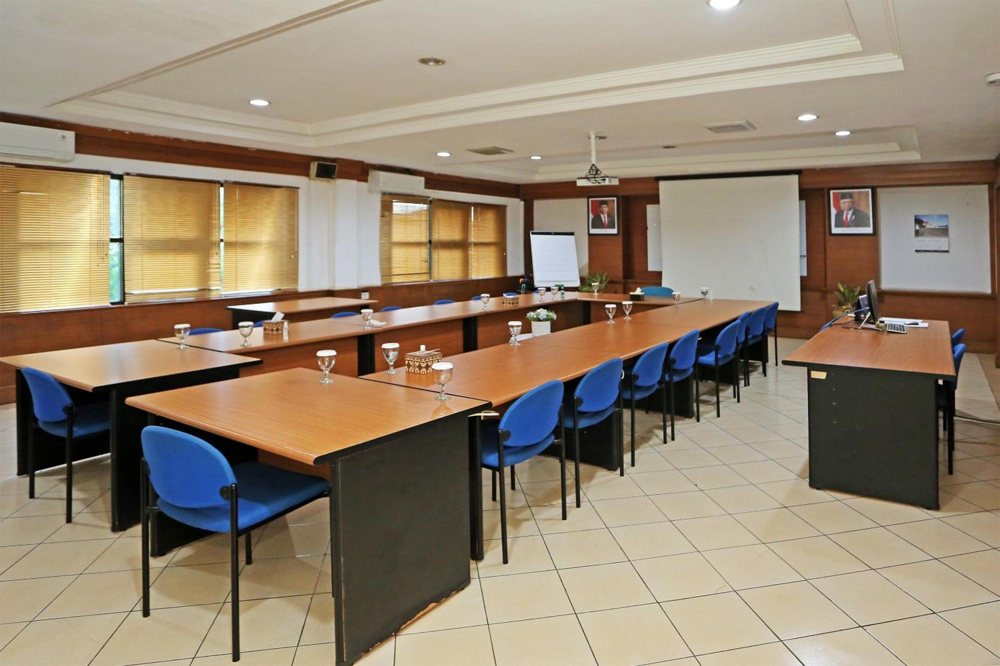 Collection O 91898 Series Hotel Kuningan Jakarta Exterior photo